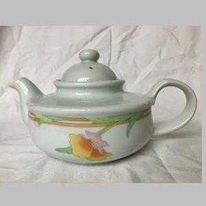 Vintage the Toscany Collection Japan Teapot white floral Porcelain